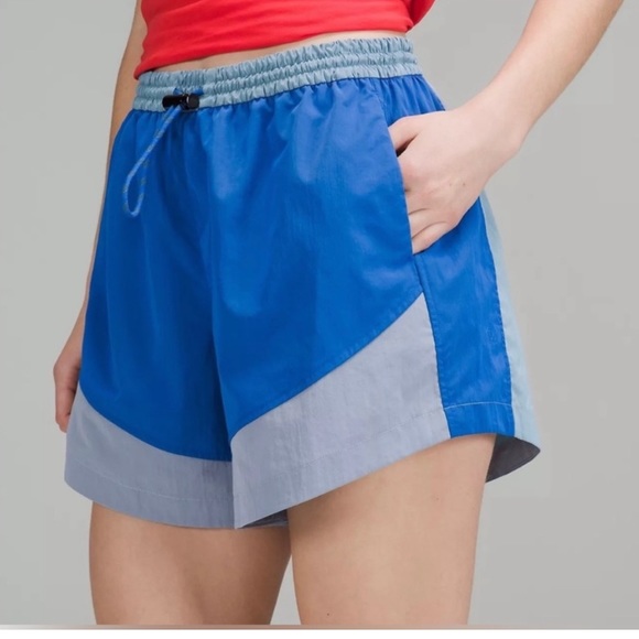 Lululemon Evergreen High Rise shorts - Picture 4 of 8